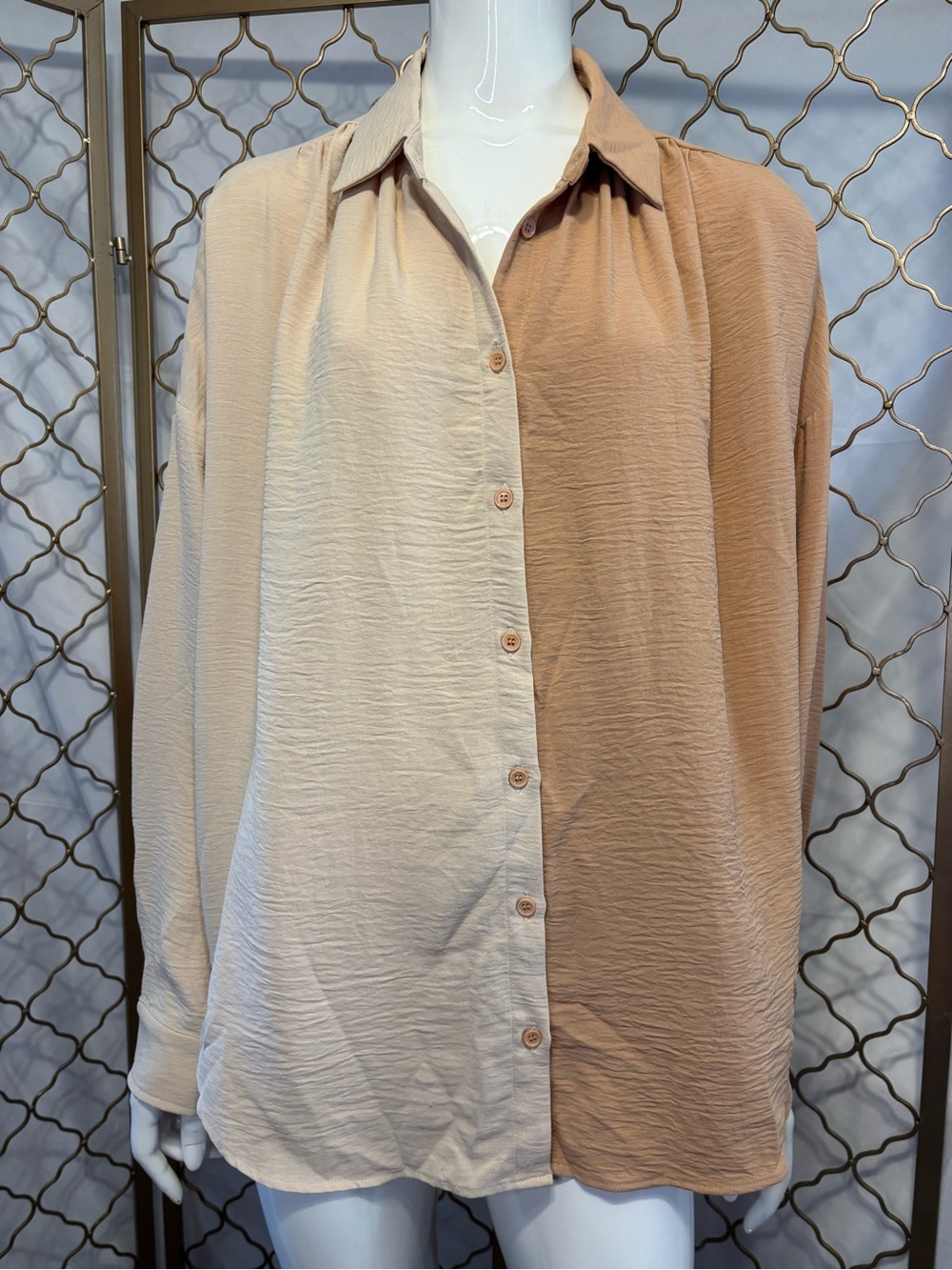 JODIFL Two-Tone Beige/Tan Button-Down Shirt Size Large Oversized Flowy for Fall